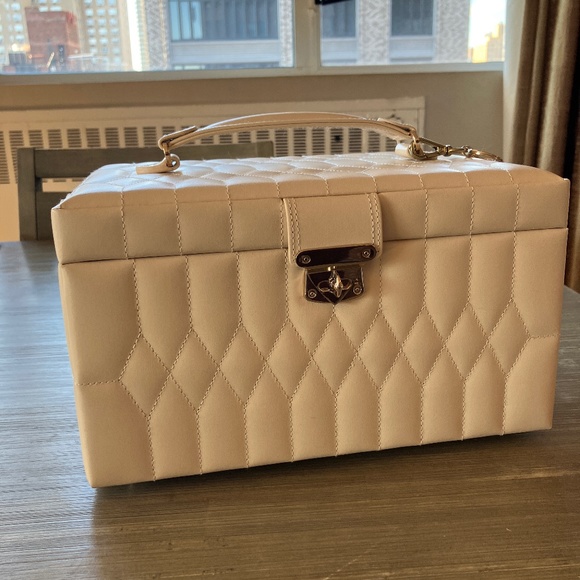 Medium size WOLF brand jewelry box - Picture 1 of 3
